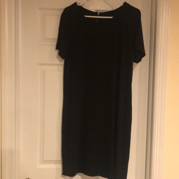 Perfect Basic Black Dress - Picture 1 of 3